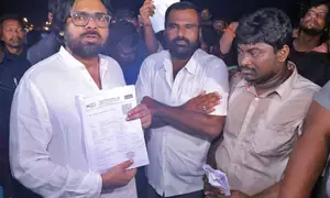 Asking Andhra Pradesh cabbies to leave Hyderabad not fair: Pawan Kalyan