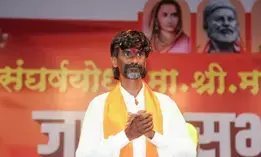 Jarange-Patil cracks whip on Maha parties & politicians, flexes muscles in Solapur