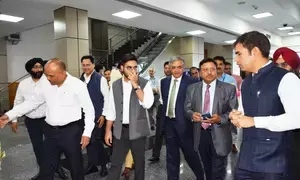 ECI holds meeting with J&Ks top officials in Srinagar