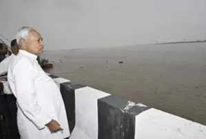 Nitish Kumar inspects rising Ganga in Patna, other state rivers also in spate