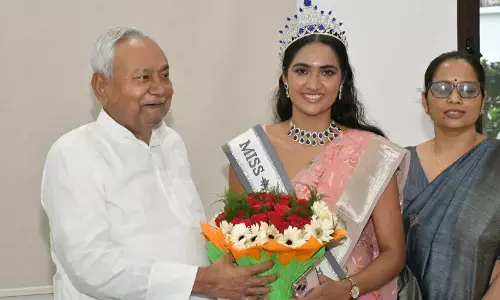 Bihars Kajal Rani Meets CM Nitish Kumar Ahead of Miss Universe India Competition