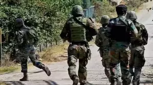Two soldiers killed, 5 including two civilians injured in Anantnag encounter (2nd Ld) Two soldiers killed, 5 including two civilians injured in Anantnag encounter (2nd Ld)