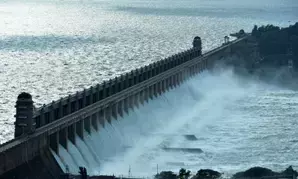 Flood alert in Andhra as chain link of Tungabhadra dam’s gate snaps