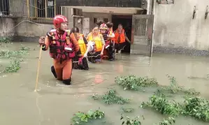 Chinas Sichuan evacuates 80,000 people amid heavy rain