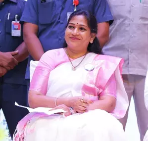 Andhra Pradesh Home Minister escapes unhurt in accident