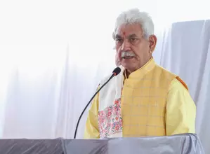 J&K L-G pays homage to fallen soldiers