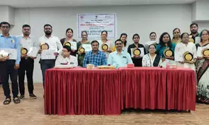 Adani Electricity, Adani Foundation give Rs 1.10 cr loans to Mumbai slum women ESHGs