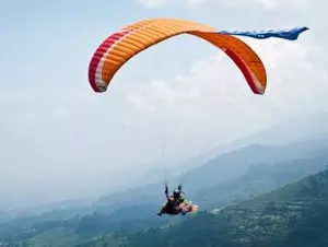 Paragliding accidents kill 3 in Austria