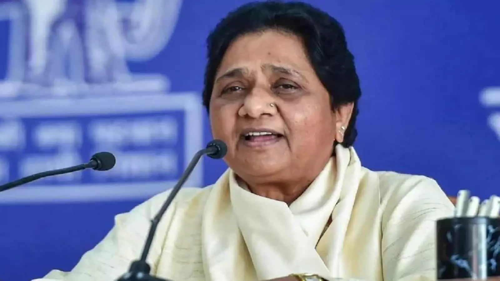 Mayawati Calls on Modi Government to Address Rising Anti-Hindu Violence in Bangladesh Following Hasinas Ouster Mayawati Calls on Modi Government to Address Rising Anti-Hindu Violence in Bangladesh Following Hasinas Ouster