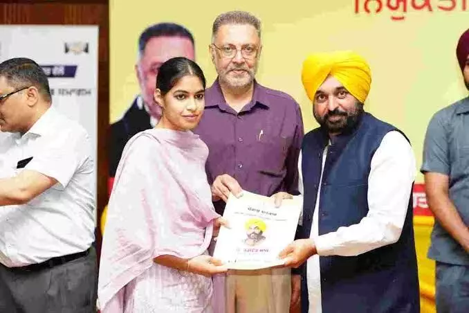 Youth Laud CM for Giving Them Government Jobs Completely on Merit