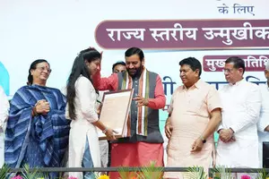 Haryana CM inaugurates development projects worth Rs 144 crore to Gurugram (Lead)