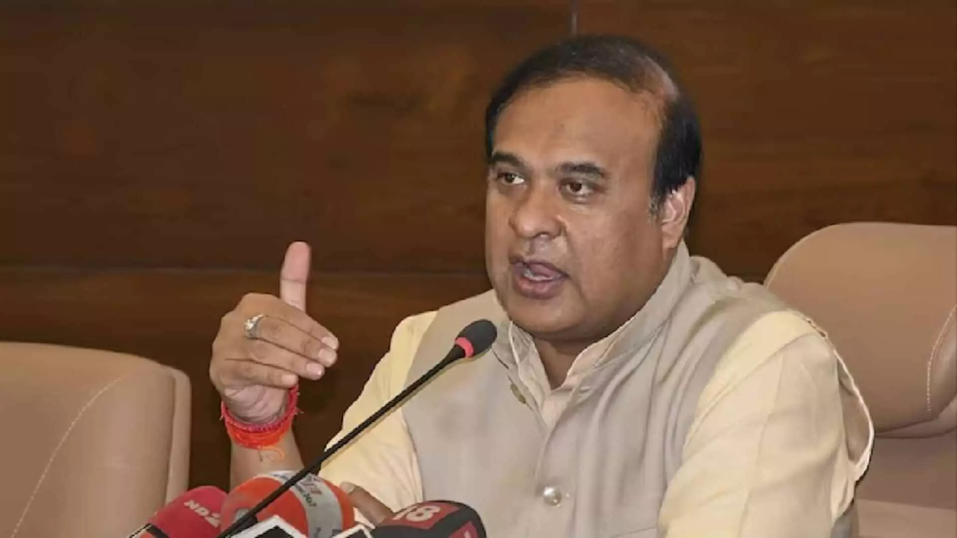 Assam CM Himanta Biswa Sarma Announces 80:20 Compensation Split for Deceased Government Employees Assam CM Himanta Biswa Sarma Announces 80:20 Compensation Split for Deceased Government Employees