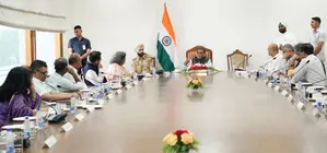 Punjab Guv meeting administrative secretaries against federalism spirit: Akali Dal Punjab Guv meeting administrative secretaries against federalism spirit: Akali Dal