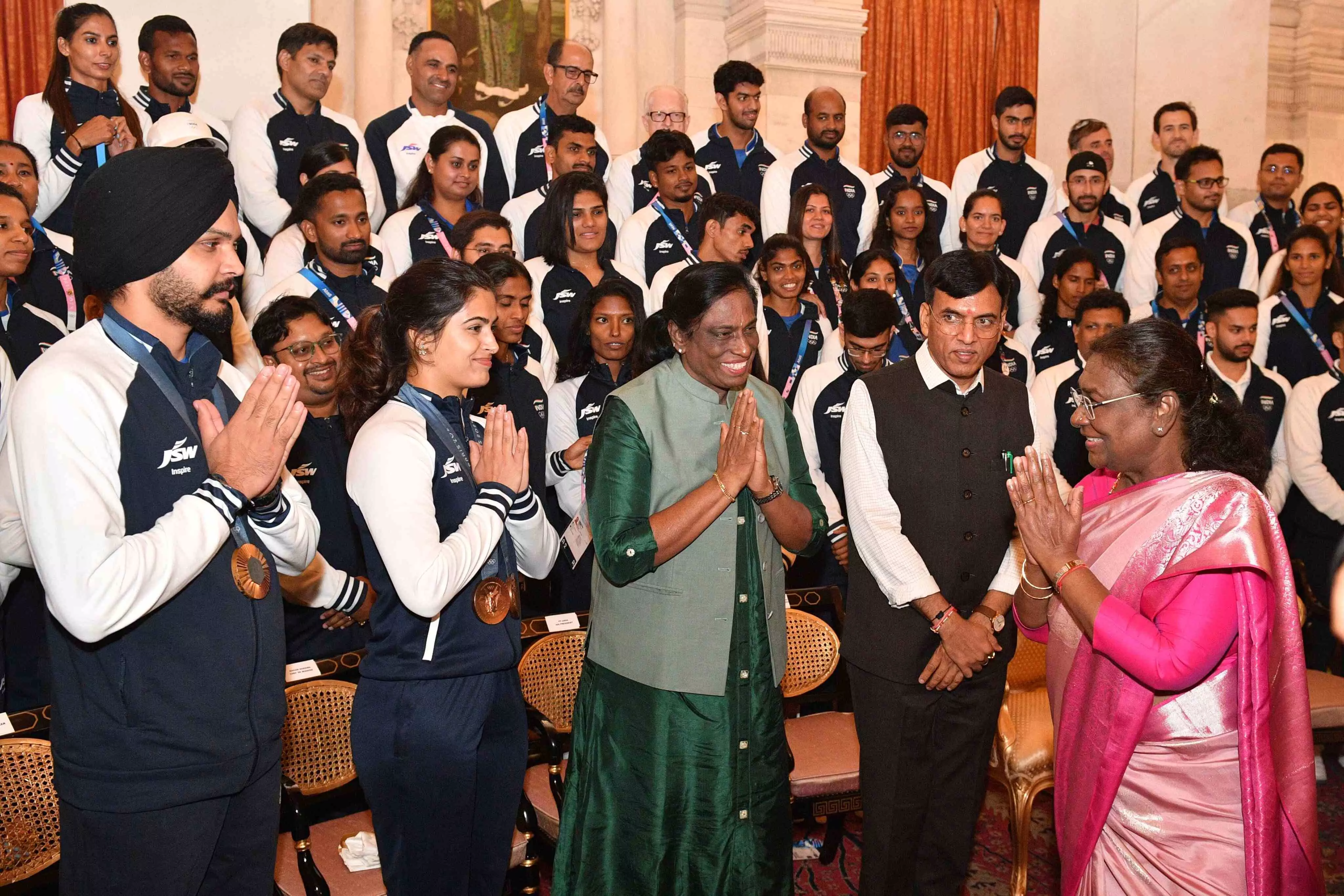 President Droupadi Murmu Honors Indian Olympic Contingent at Rashtrapati Bhavan President Droupadi Murmu Honors Indian Olympic Contingent at Rashtrapati Bhavan