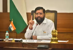 Pilot projects guaranteeing service to citizens will be implemented in different districts: CM Shinde