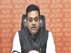 Siddaramaiah following footsteps of Gandhi family: BJP on MUDA scam Siddaramaiah following footsteps of Gandhi family: BJP on MUDA scam