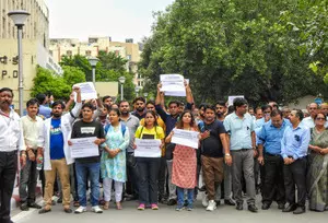 Bengal govt transfers 42 doctors amidst RG Kar movement