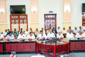 MUDA scam: Ktaka govt convenes emergency Cabinet meeting as Guv okays probe against CM