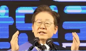 South Korea: Ex-DP leader Lee set to win second term as party leader