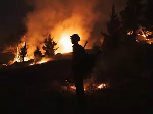 Firefighters battle wildfires in Croatia Firefighters battle wildfires in Croatia