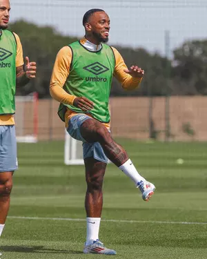 Toney omitted from Brentford squad against Crystal Palace amidst transfer interest