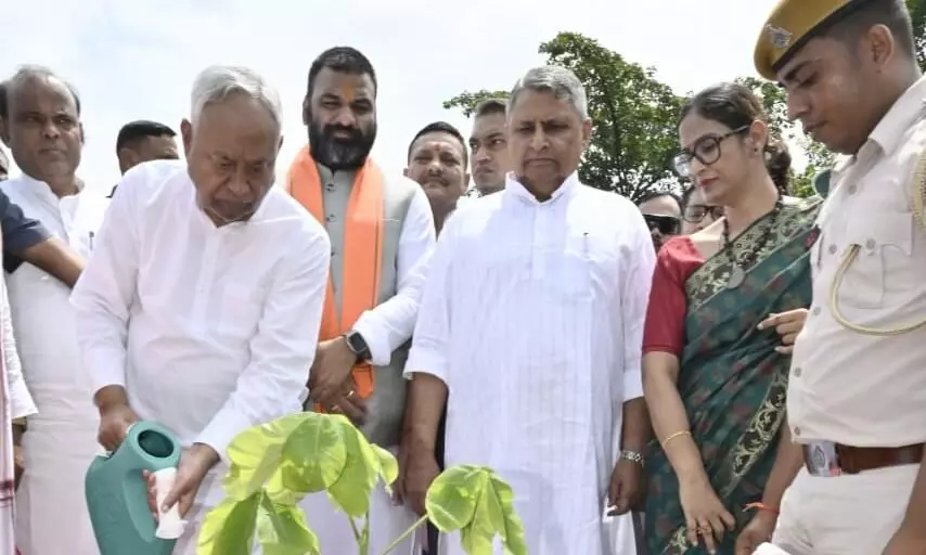 Bihar CM Observes Vriksha Suraksha Diwas on Raksha Bandhan Bihar CM Observes Vriksha Suraksha Diwas on Raksha Bandhan