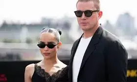 Taylor Swifts dad gifts guitar picks to Channing Tatum, Zoe Kravitz  at Eras Tour