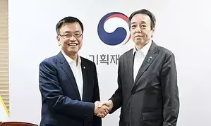 South Korea, Japan discuss ways of strengthening economic ties