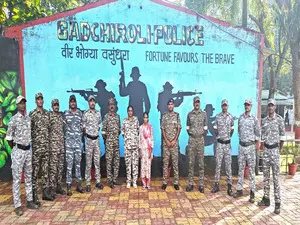 Dreaded woman Maoist with crimes in Odisha, Chhattisgarh surrenders in Maharashtra
