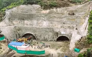 Himachal Guv inspects Shimla bypass tunnel