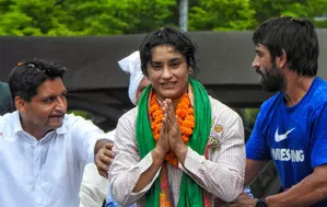 Delhi Police revokes security of women wrestlers testifying against Brij Bhushan Singh, alleges Vinesh and Sakshi Delhi Police revokes security of women wrestlers testifying against Brij Bhushan Singh, alleges Vinesh and Sakshi