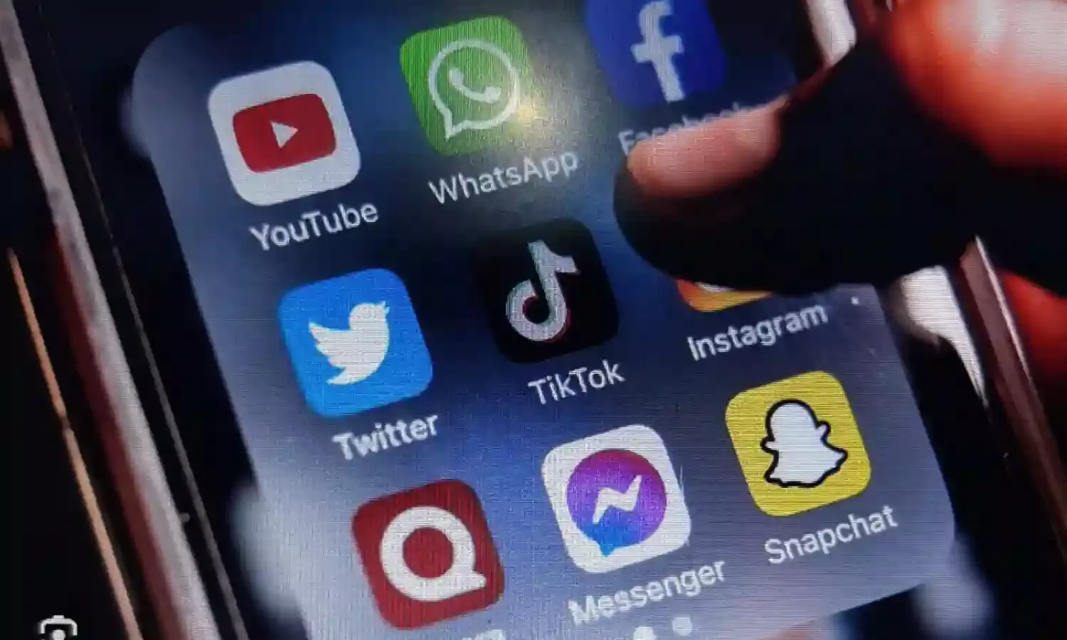 The Power of Social Media: Balancing Freedom with Responsibility