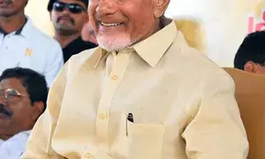 Chandrababu Naidu meets Telangana leaders to reactivate TDP