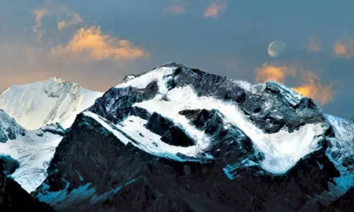 Om is Not Seen: Om Parvats Snow Vanishes for the First Time