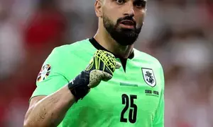 Liverpool agree deal to sign Giorgi Mamardashvili from Valencia