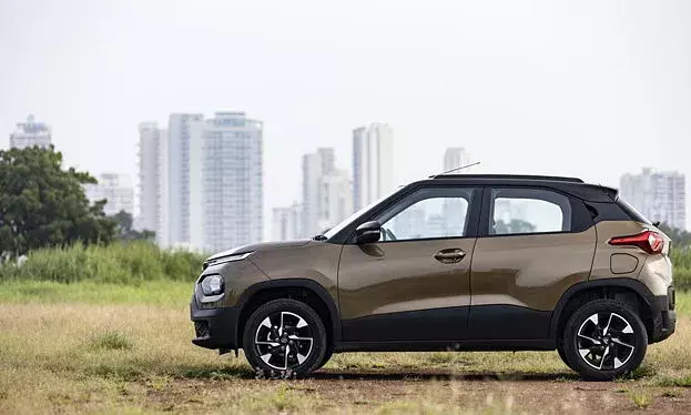 SUVs Dominate Indian Market: Tata Punch Leads with 61% Growth, Surpassing Hatchbacks in Sales SUVs Dominate Indian Market: Tata Punch Leads with 61% Growth, Surpassing Hatchbacks in Sales