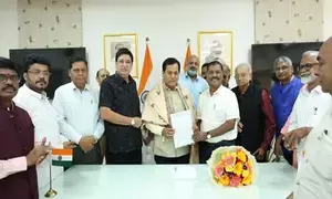 Sarbananda Sonowal hails wage hike for port workers