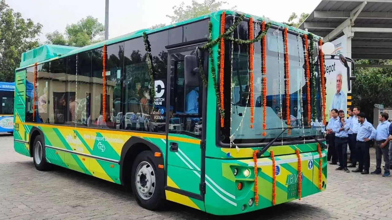 Delhi Government Begins Trial of Mohalla Bus Service to Boost Last-Mile Connectivity Delhi Government Begins Trial of Mohalla Bus Service to Boost Last-Mile Connectivity