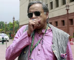 Delhi HC refuses to quash defamation case filed against Shashi  Tharoor over scorpion remark