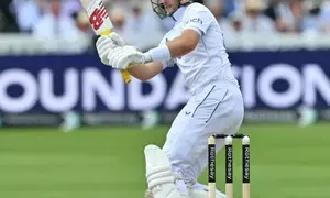 Hes someone Im sorely going to miss: Root dedicates 33rd Test ton to Thorpe