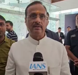 SP befooling people with laal topi, now Dinesh Sharma takes a dig at Akhilesh Yadav
