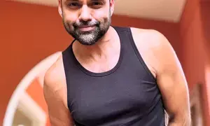 Abhay Deol turns sasta Brad Pitt; flaunts his new look