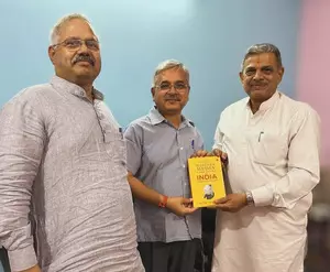 Veteran journalist Umesh Upadhyay passes away, PM Modi condoles demise (Lead)