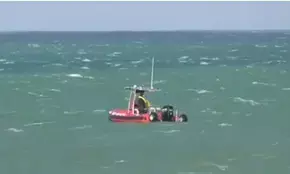 Major search underway for teenager missing off Australian coast