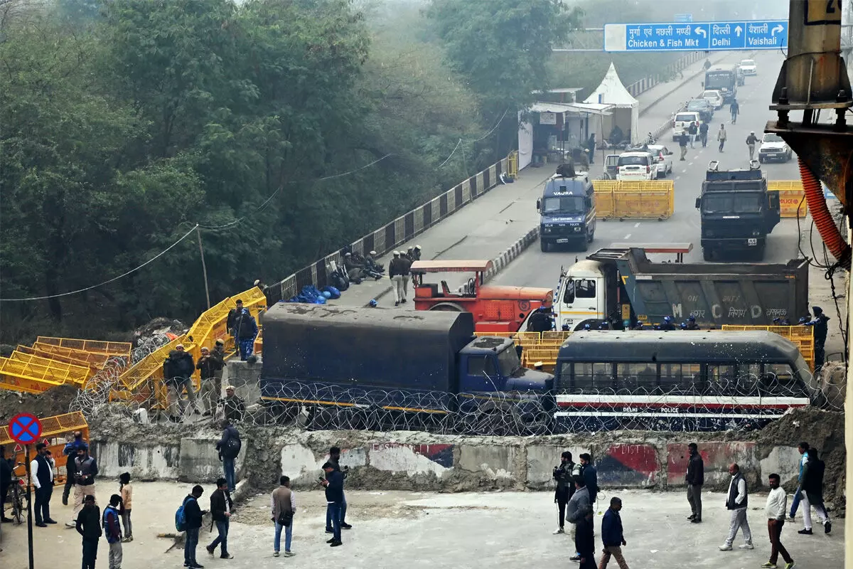 Supreme Court Constitutes 5-Member Panel to Address Farmers Issues and Remove Barricading at Shambhu Border Supreme Court Constitutes 5-Member Panel to Address Farmers Issues and Remove Barricading at Shambhu Border