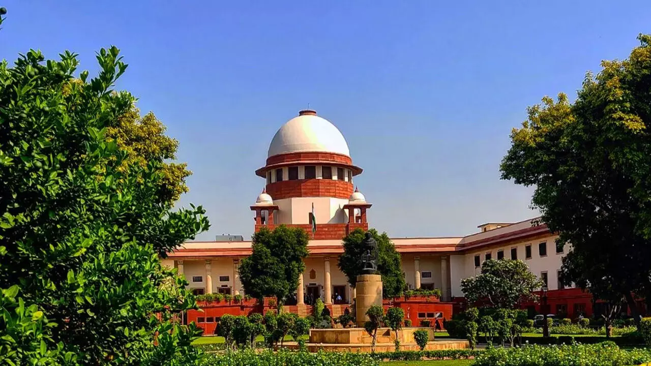 Centre Files Contempt Petition in Supreme Court Against West Bengal Government Over CISF Deployment at RG Kar Medical College Centre Files Contempt Petition in Supreme Court Against West Bengal Government Over CISF Deployment at RG Kar Medical College