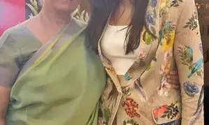 Mira Rajput meets her college professor after 12 yrs; drops photo