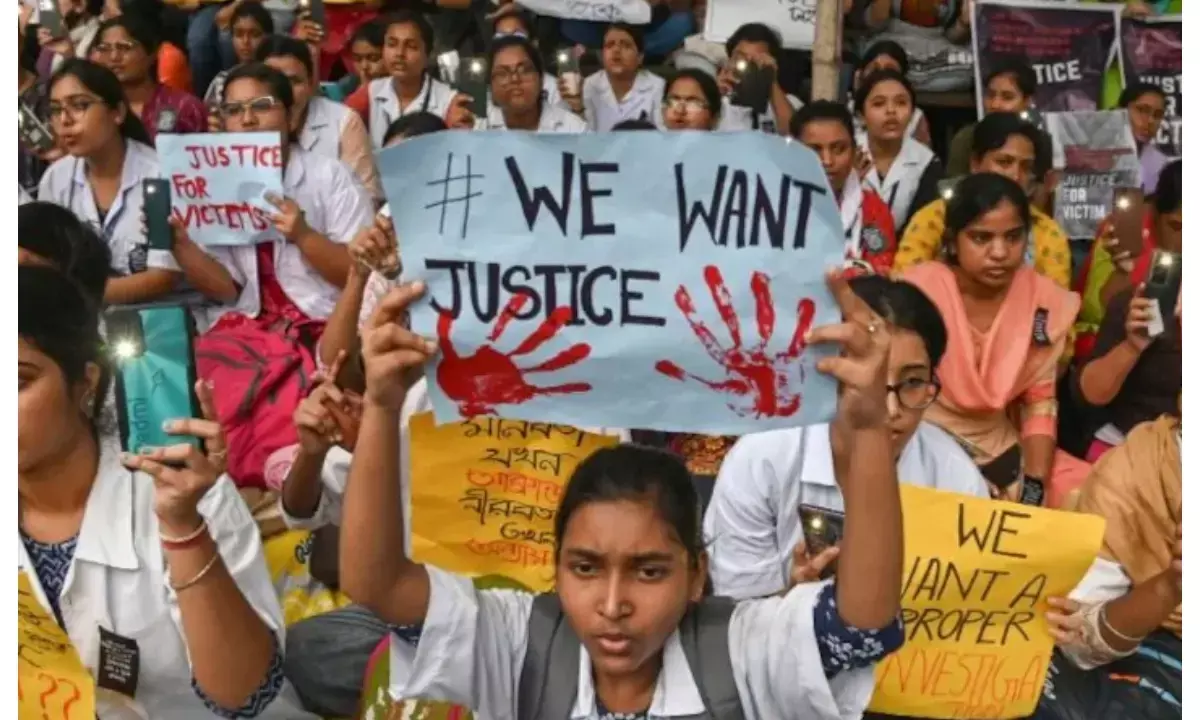 Kolkata Rape-Murder Case: Victims Father Claims Forced Cremation as Hundreds of Policemen Surround Their Home