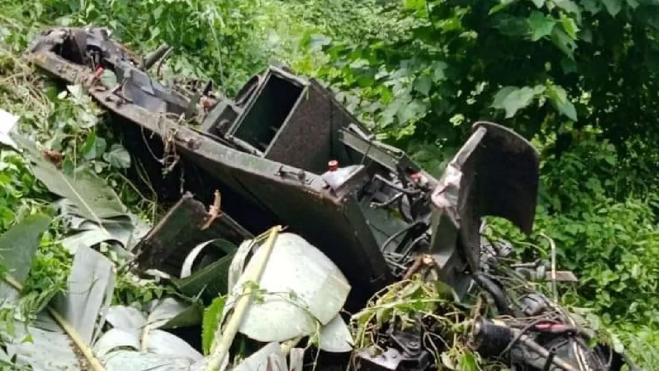 Tragic Accident in Sikkim: Army Vehicle Falls into Gorge, Four Soldiers Killed Tragic Accident in Sikkim: Army Vehicle Falls into Gorge, Four Soldiers Killed