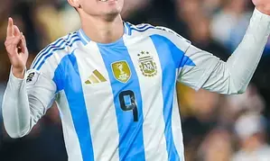 Alvarez shines as Argentina breeze past Chile in World Cup qualifier